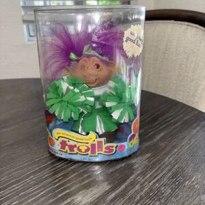 DAM 2006 CHEERLEADER 5" TROLL - Original Package Magenta Hair Green/Silver Dress